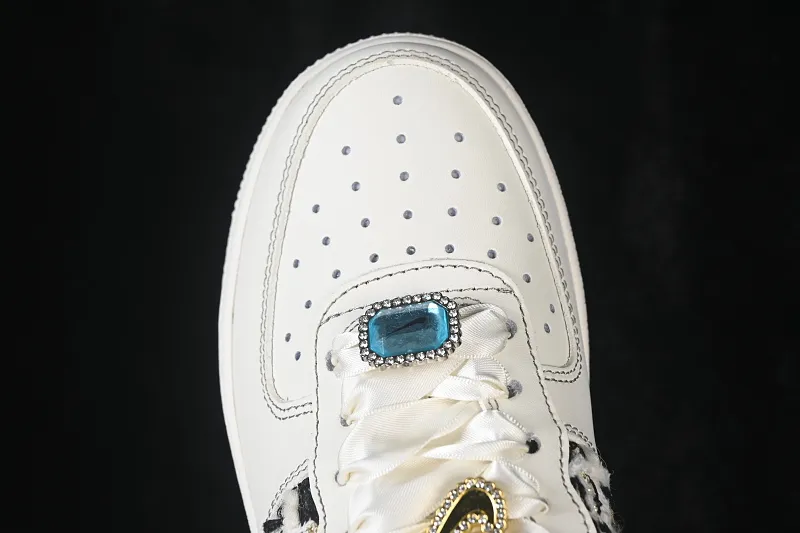 All categories Nk Air Force 1 Air Force series Nk Air Force 1 Low Nike Air Force 1'07 Low "Foggy Pearl" Hand-painted graffiti Foggy Pearl Air Force 1 low-top casual sneakers FJ7740-071